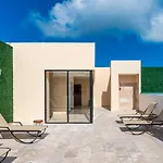 Ultra Luxury Condo, Rooftop Pool&HIGH SECURITY, Viva Residence